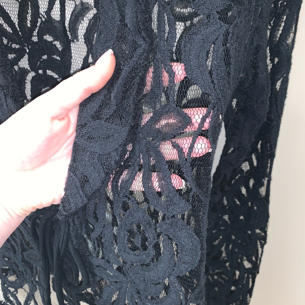 Lace Cover* - Picture 3 of 7